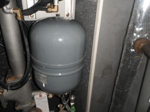 増圧給水ポンプ圧力タンク交換